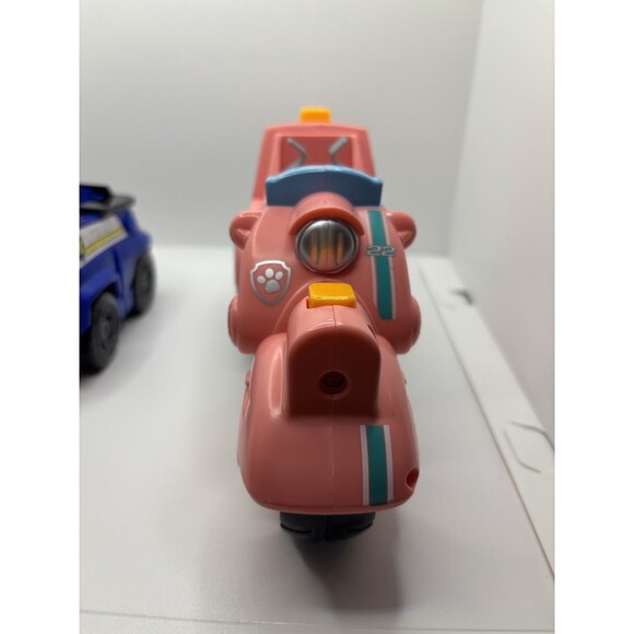 Paw Patrol Vehicles Liberty's Deluxe Motorcycle and Chase's Police Cruiser - Picture 8 of 9